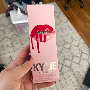 Kylie red lipstick and liner